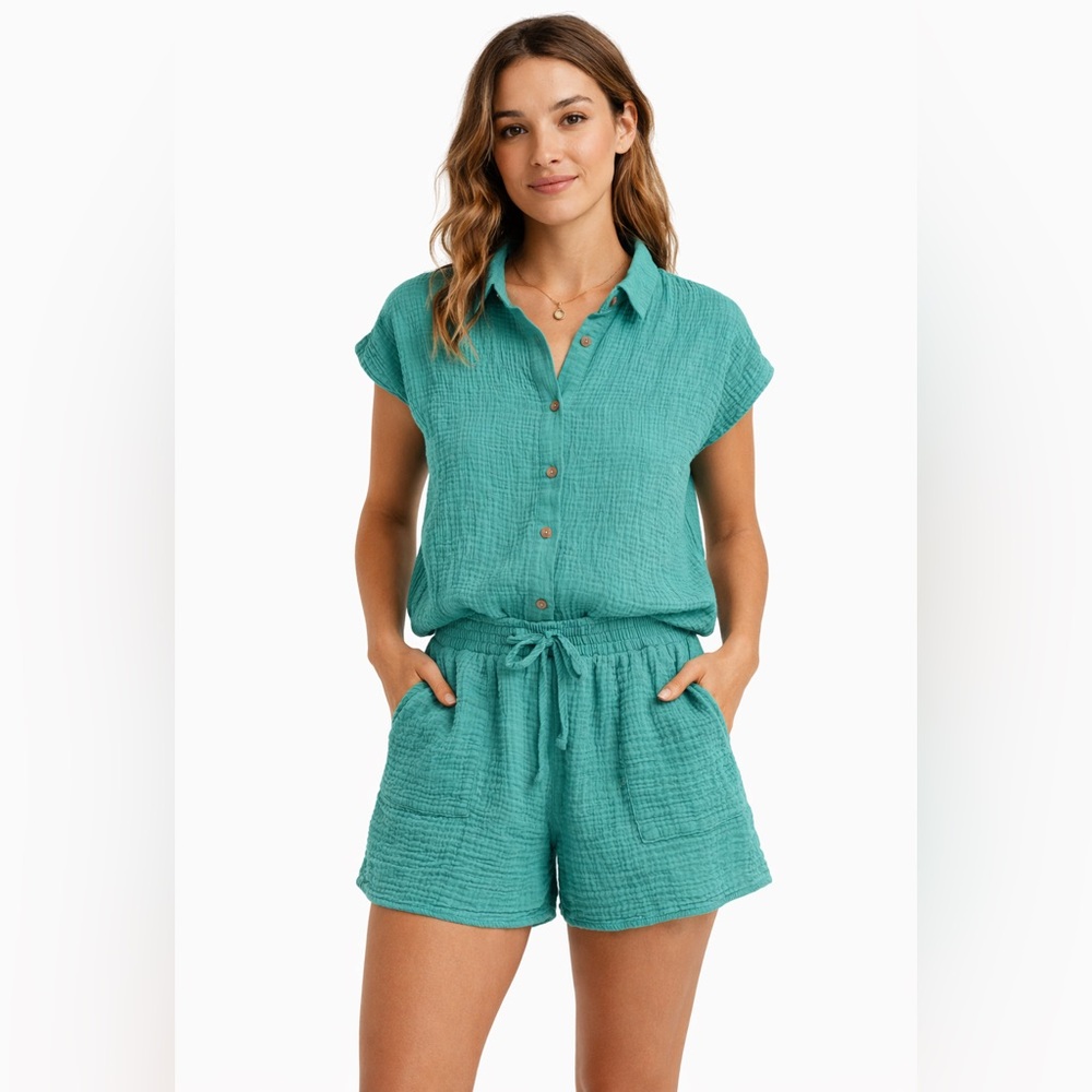 Women short and shirt